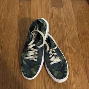 Youth under armor camo sneakers